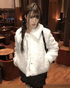 네유 카라 양털 뽀글이 누빔 퍼 하프 자켓