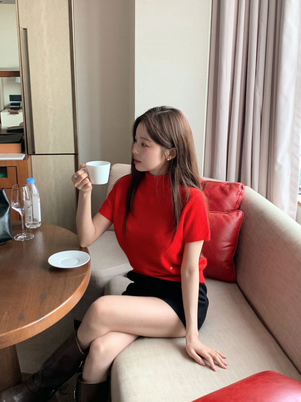 반팔 티셔츠 모델 착용 이미지-S1L70