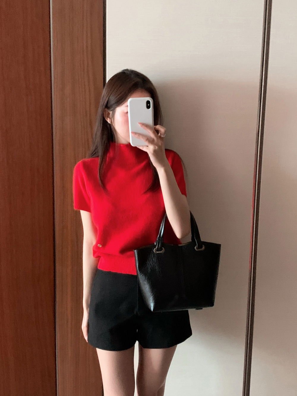 반팔 티셔츠 모델 착용 이미지-S1L10