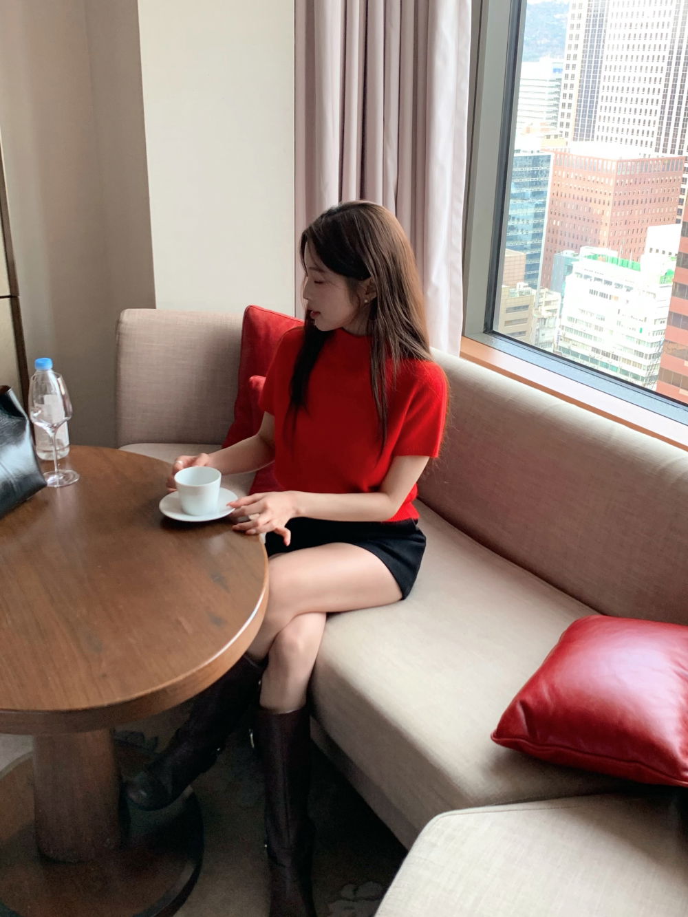 반팔 티셔츠 모델 착용 이미지-S1L80