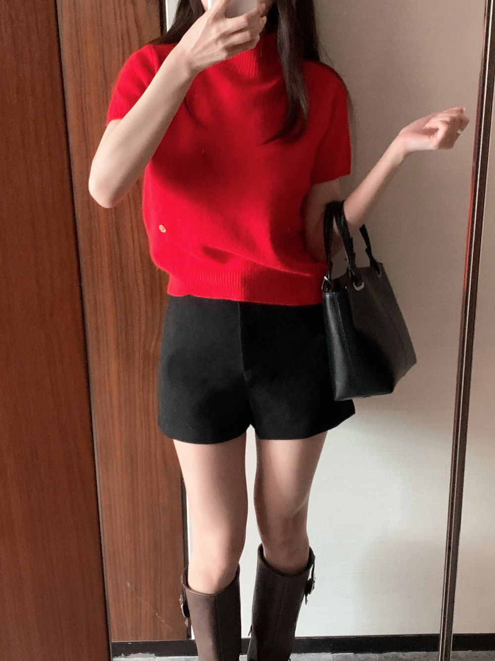 반팔 티셔츠 모델 착용 이미지-S1L12