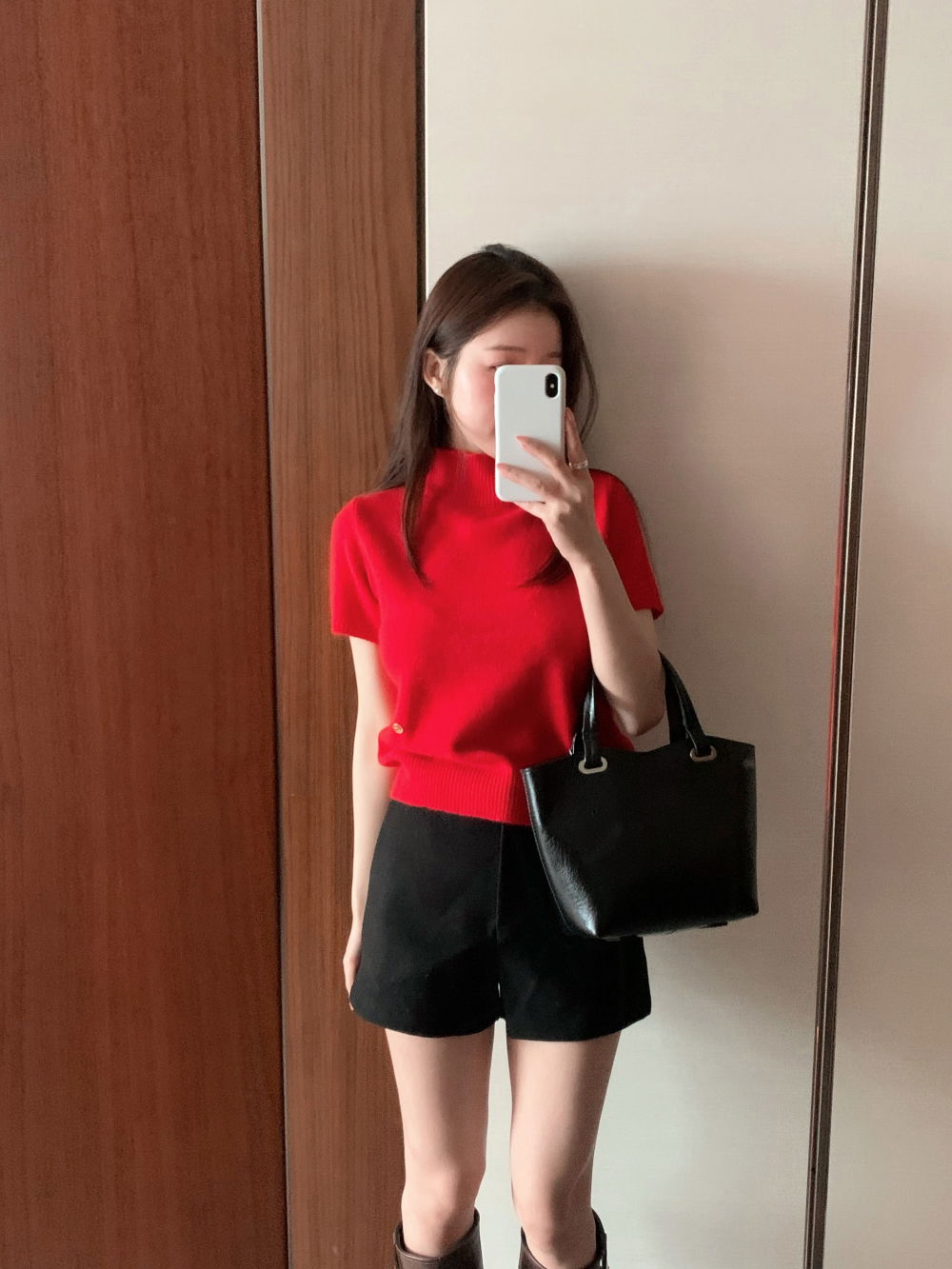 반팔 티셔츠 모델 착용 이미지-S1L77