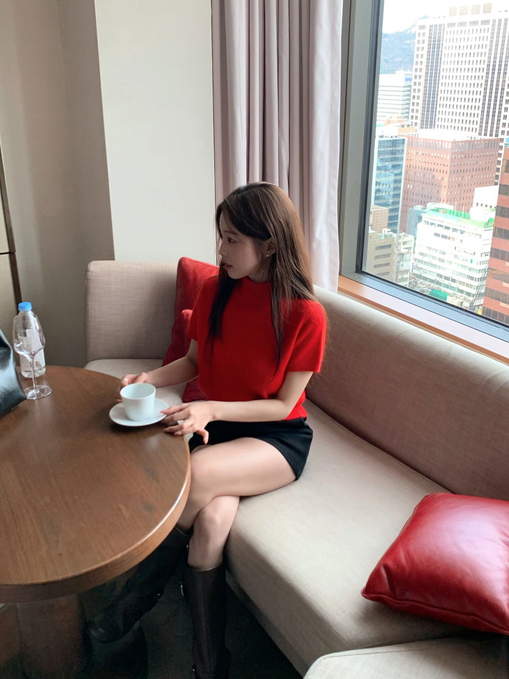 반팔 티셔츠 모델 착용 이미지-S1L14