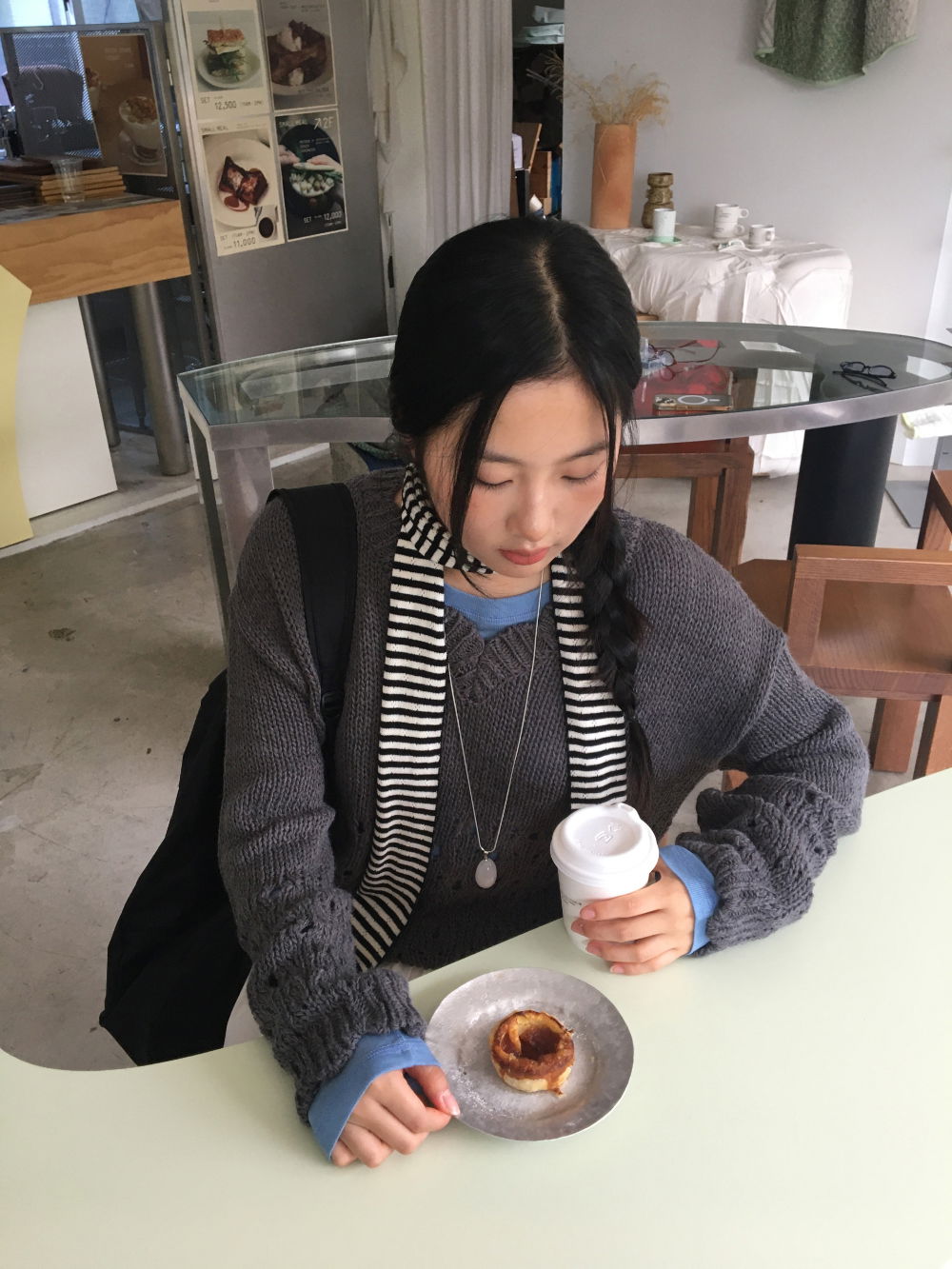 악세사리 모델 착용 이미지-S1L10