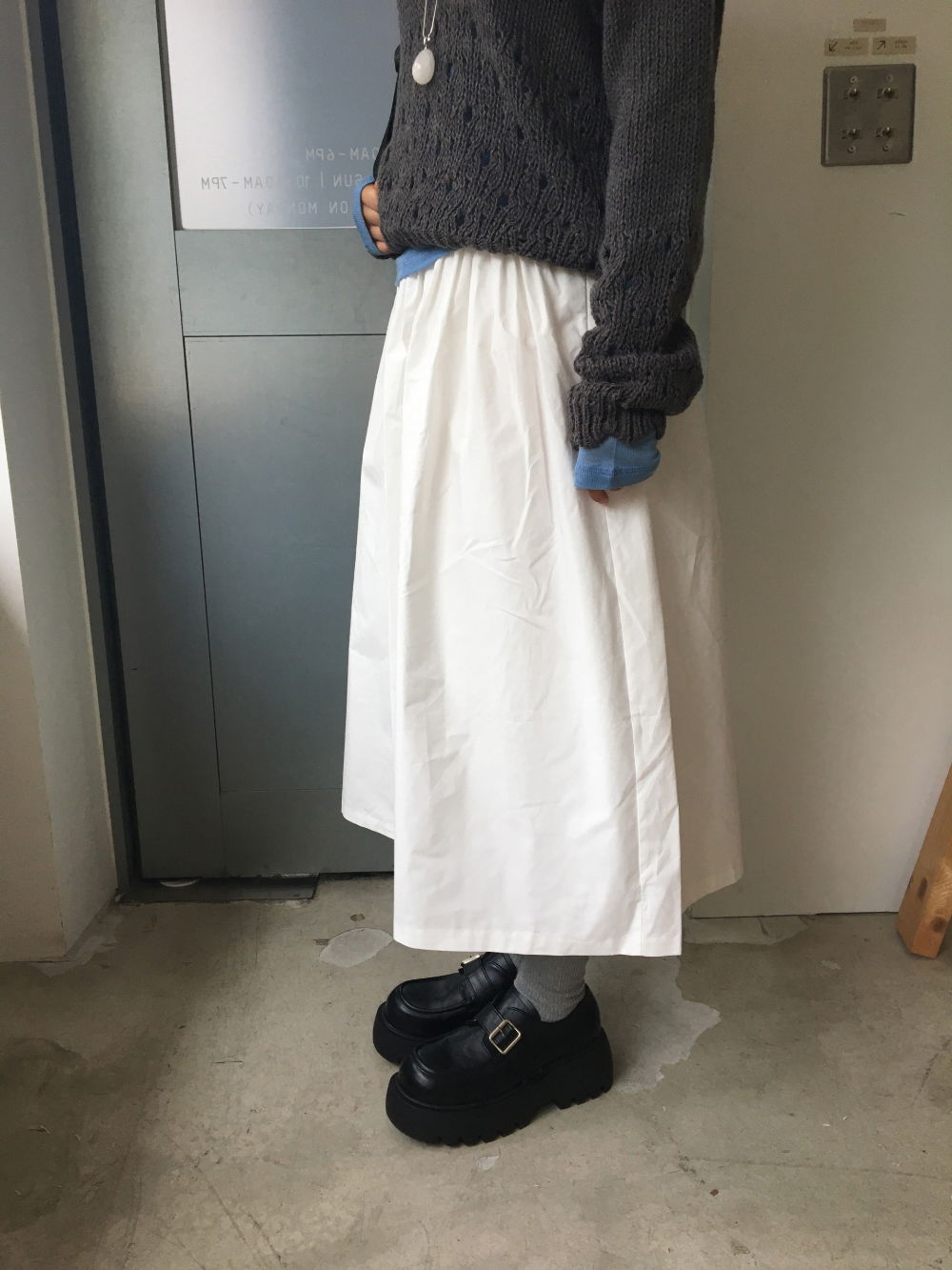 치마 모델 착용 이미지-S1L16