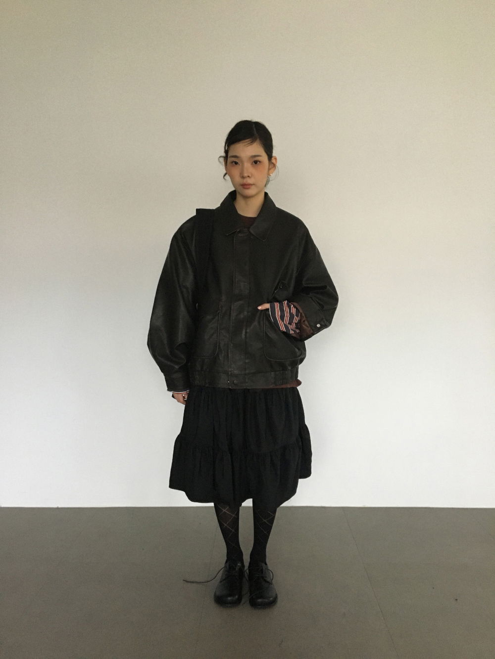 긴팔 티셔츠 모델 착용 이미지-S1L15