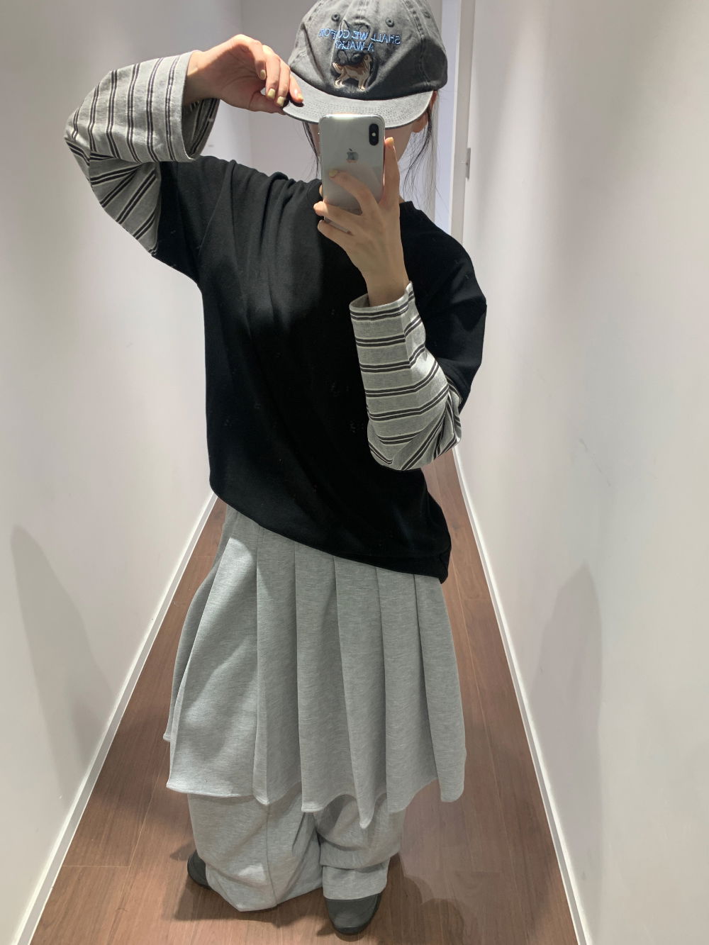 긴팔 티셔츠 모델 착용 이미지-S1L30