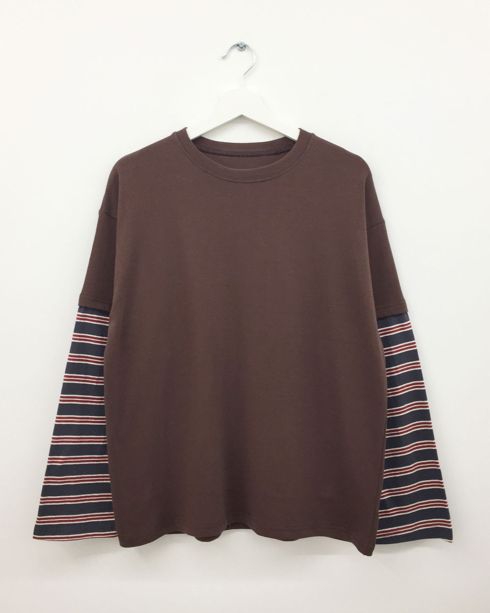 긴팔 티셔츠 코코아 색상 이미지-S2L3