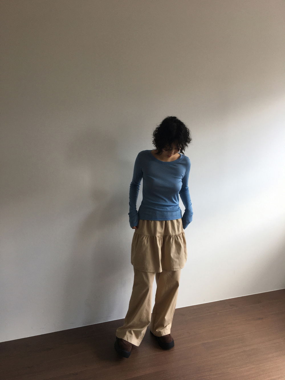 바지 모델 착용 이미지-S2L21