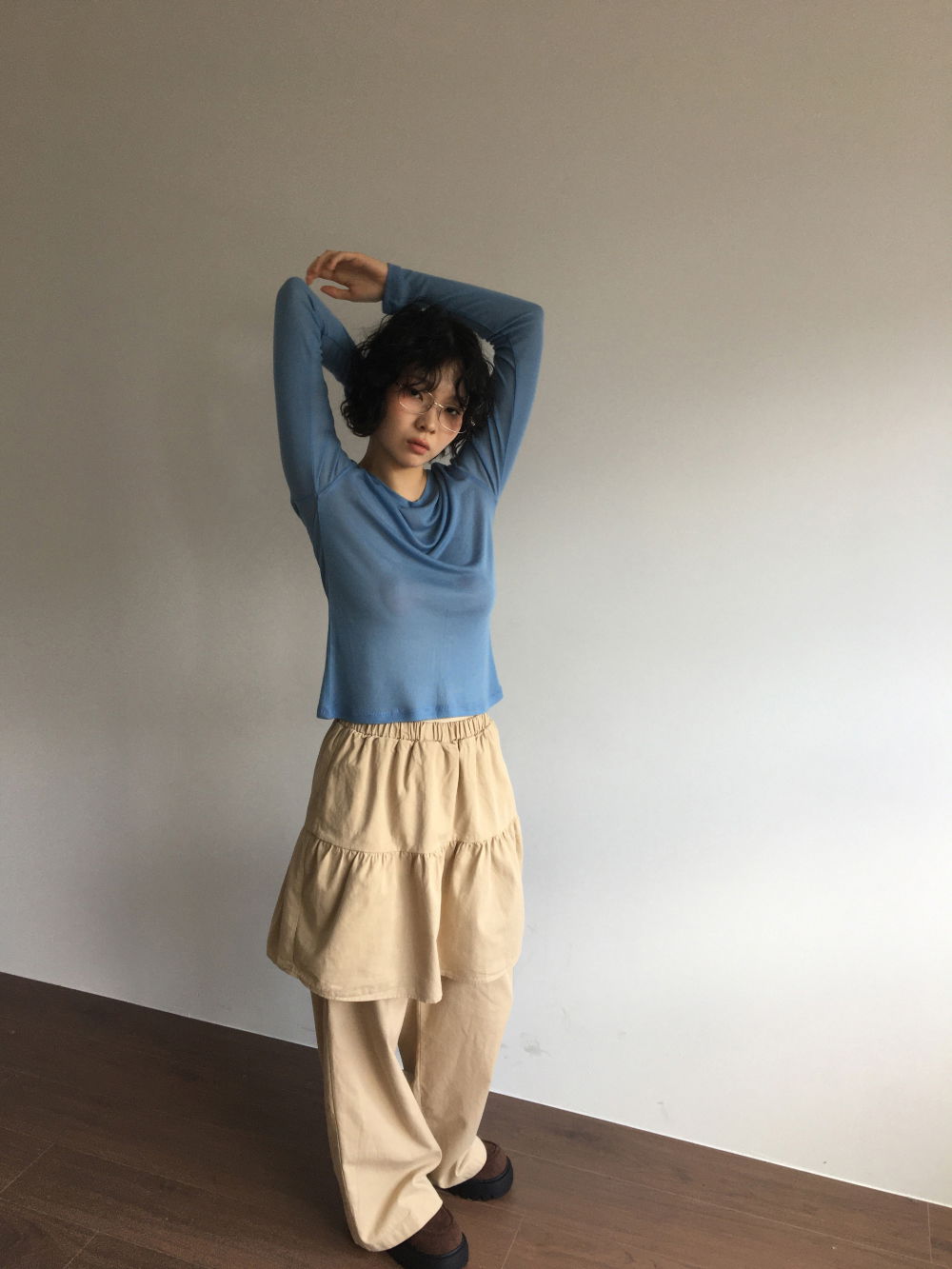 바지 모델 착용 이미지-S2L24