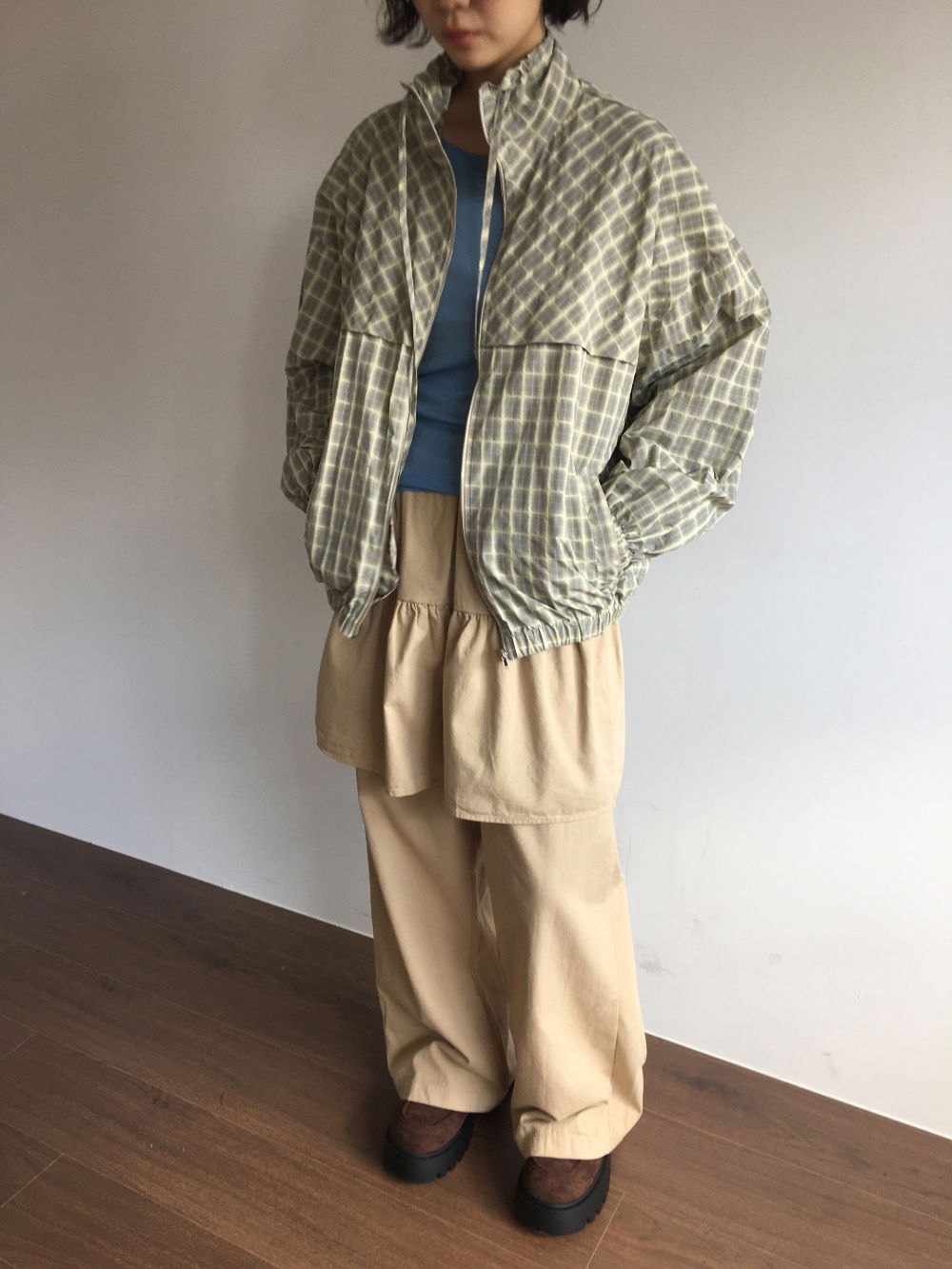 바지 모델 착용 이미지-S2L28