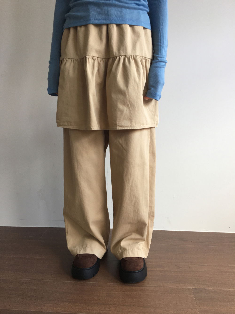 바지 모델 착용 이미지-S2L30