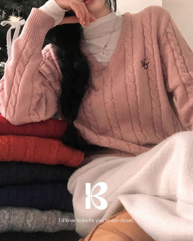 Crayon Twisted V-Neck Embroidered Cable Knit