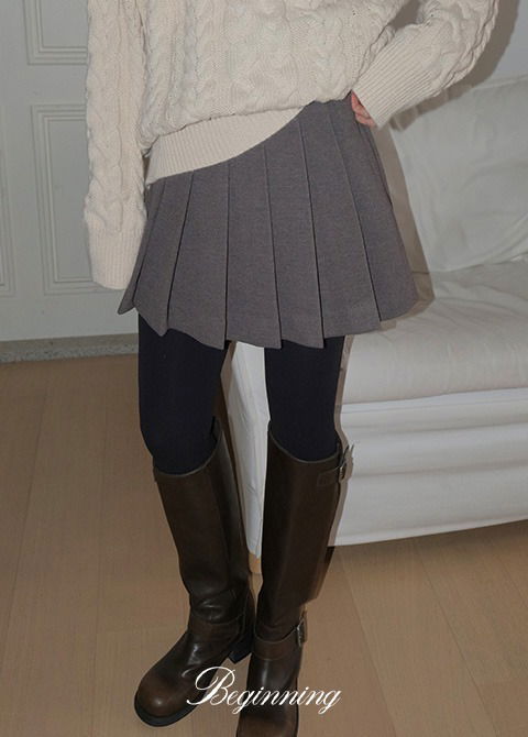 muted pleated skirt
