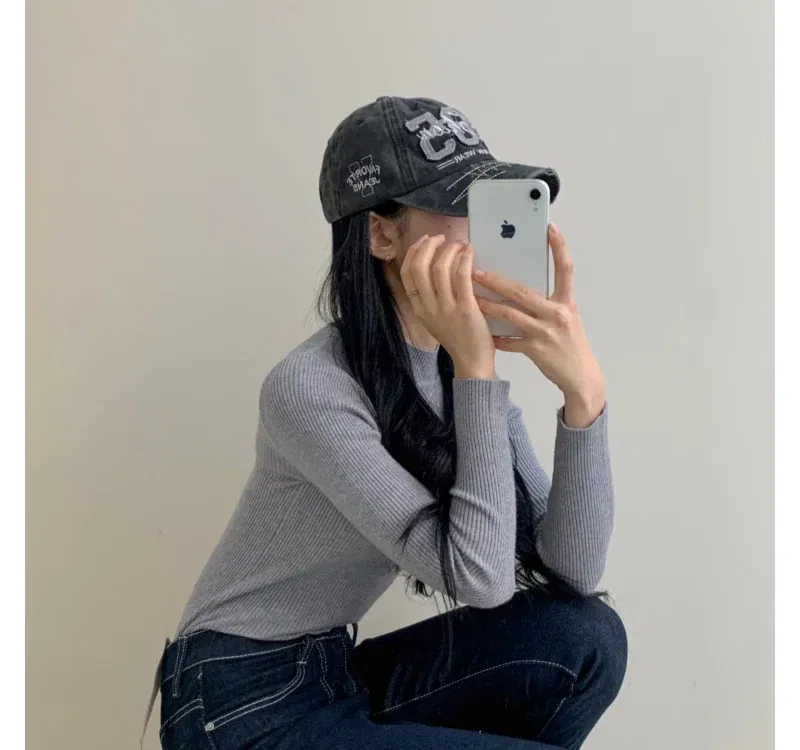 긴팔 티셔츠 모델 착용 이미지-S1L19