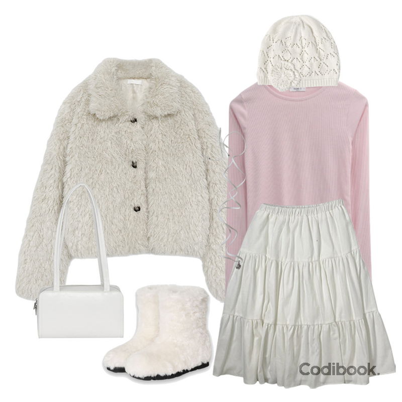 porterna 듀드 데일리 숄더 백,BEIDELLI 뽀글 퍼 기모 앵클 어그 부츠,kim9hope motive knit beanie등을 매치한 코디