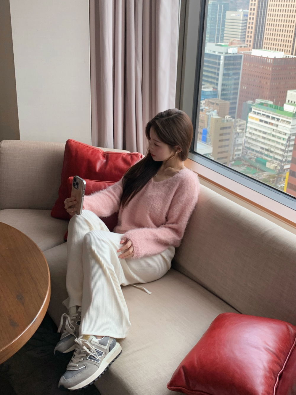 점퍼 모델 착용 이미지-S1L82