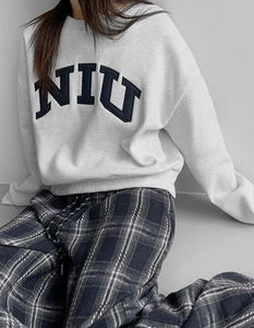 Niu Lettering Semi-Crop Sweatshirt