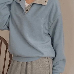 로디앨드 배색 플리스 투웨이 카라넥 티셔츠