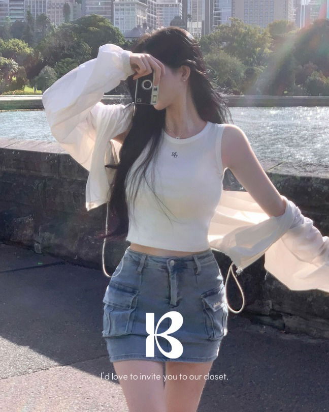 Warning V-neck Cropped Embroidery Sleeveless & Sleeveless