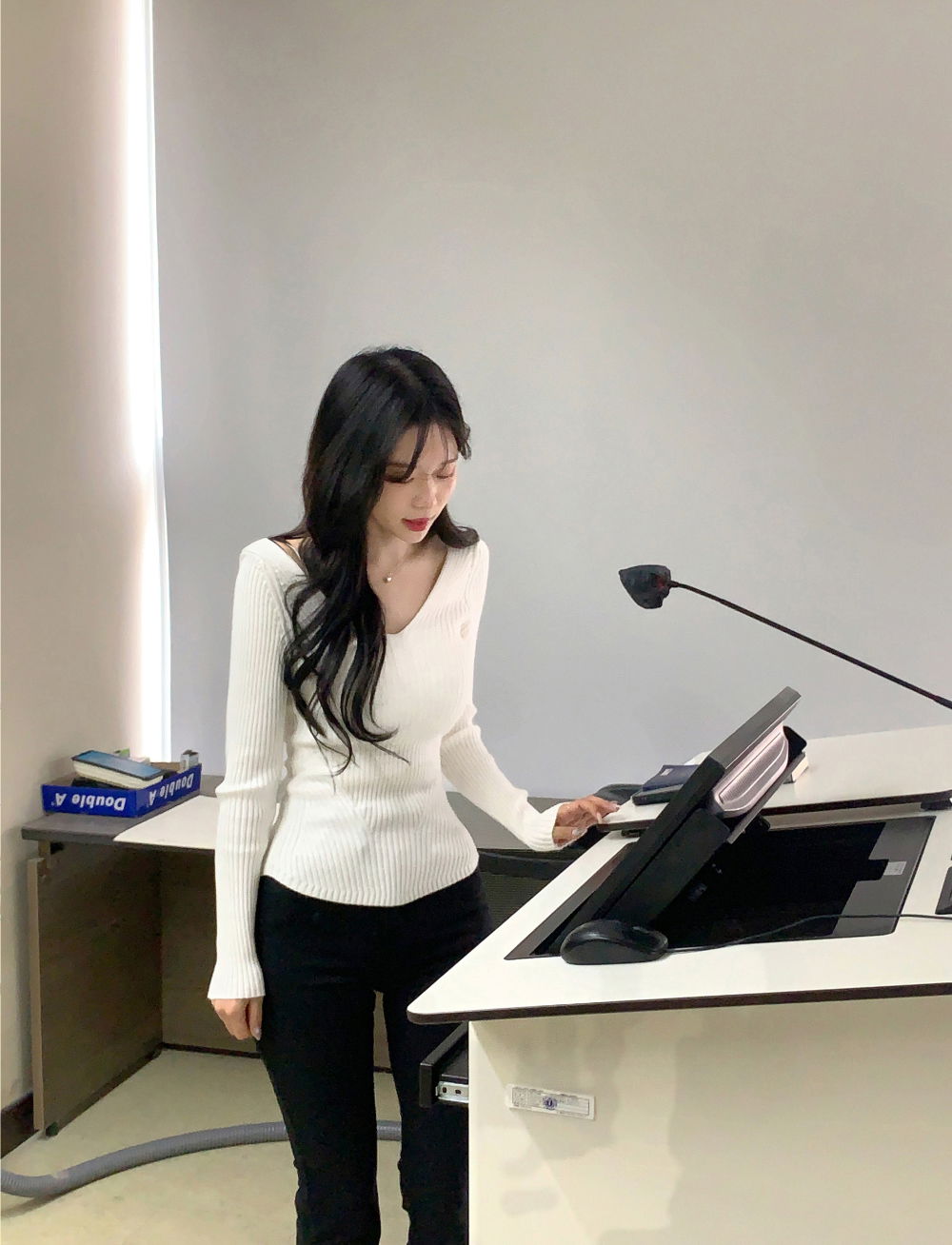 악세사리 모델 착용 이미지-S21L17