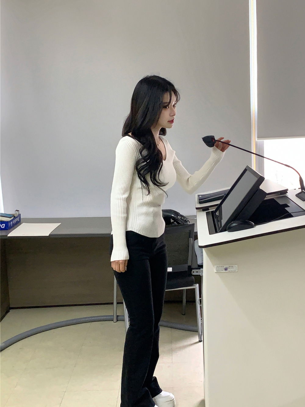 악세사리 모델 착용 이미지-S21L4