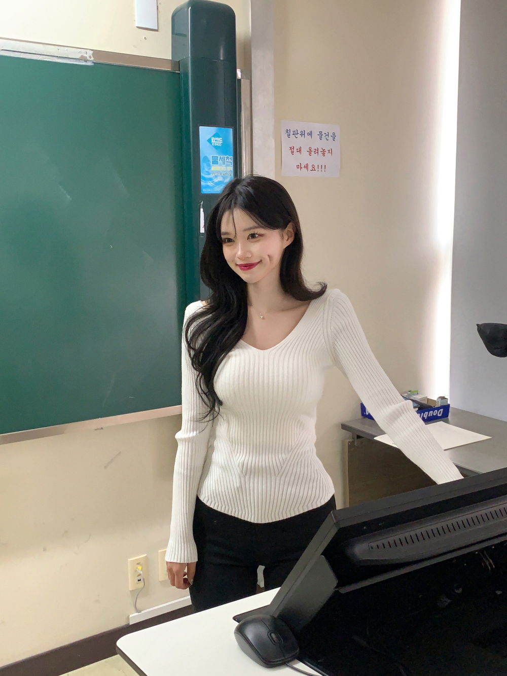 악세사리 모델 착용 이미지-S21L5