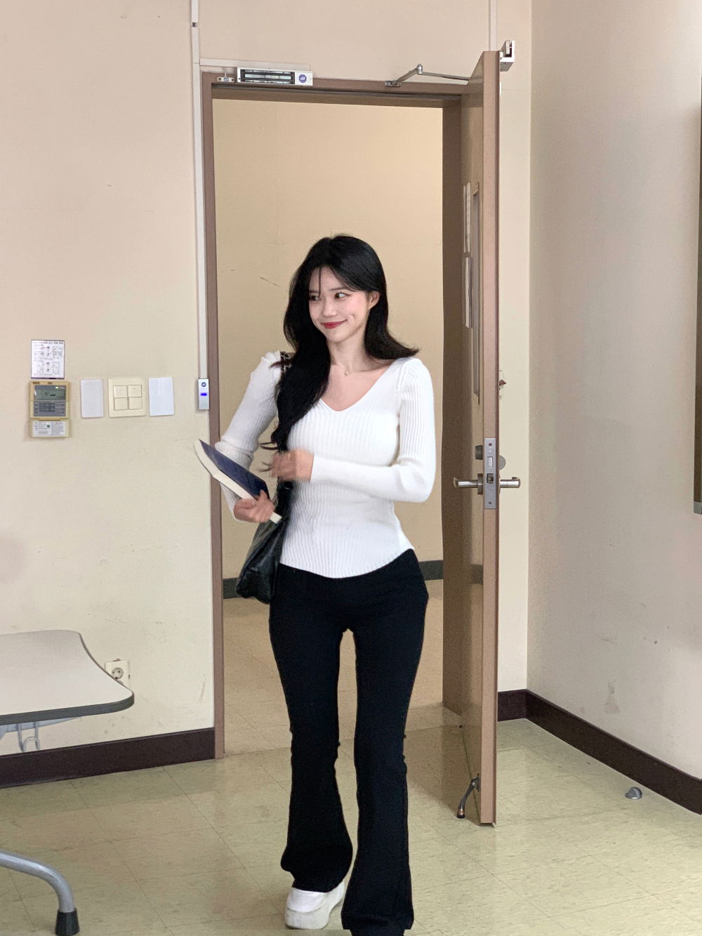 악세사리 모델 착용 이미지-S21L19