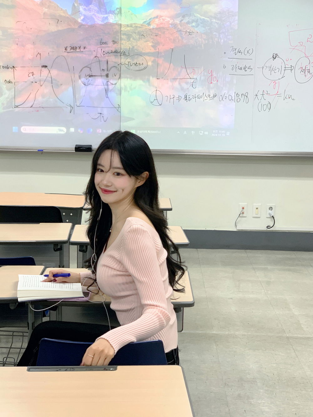 악세사리 모델 착용 이미지-S12L7