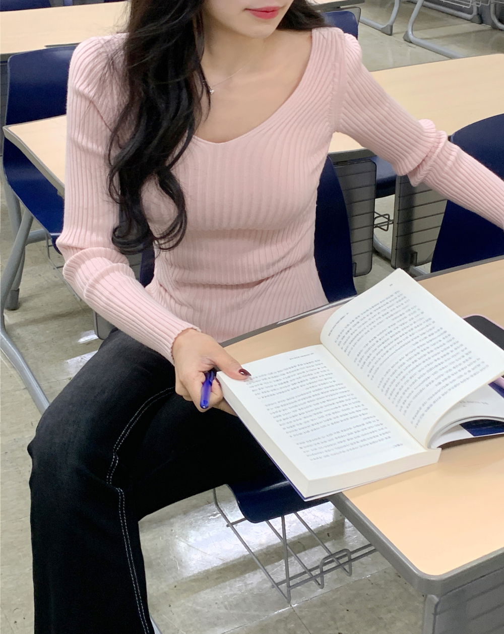 악세사리 모델 착용 이미지-S11L6