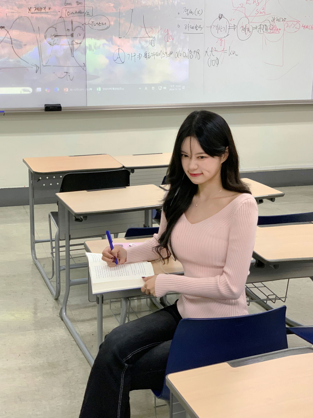 악세사리 모델 착용 이미지-S11L4