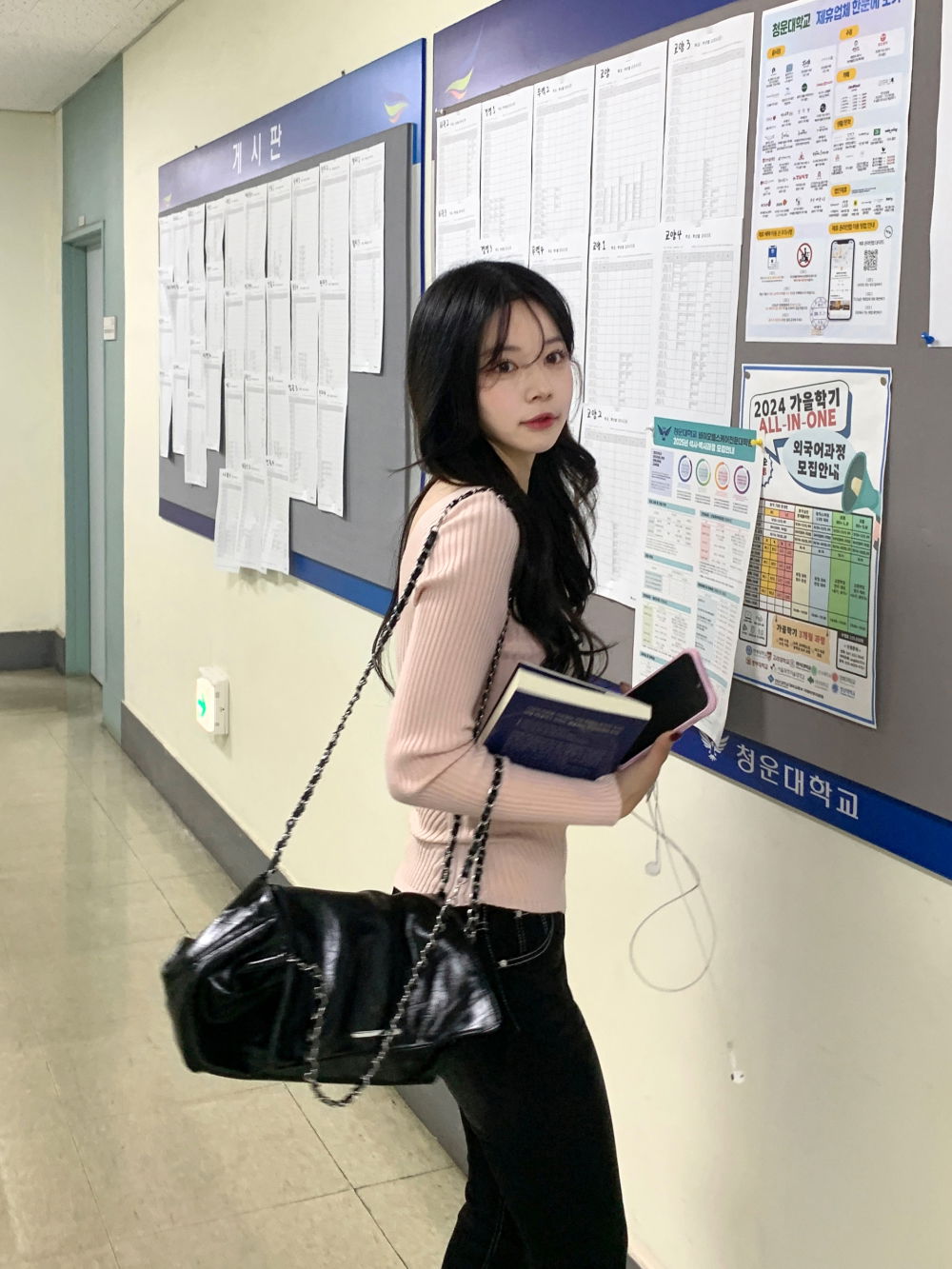 악세사리 모델 착용 이미지-S12L18