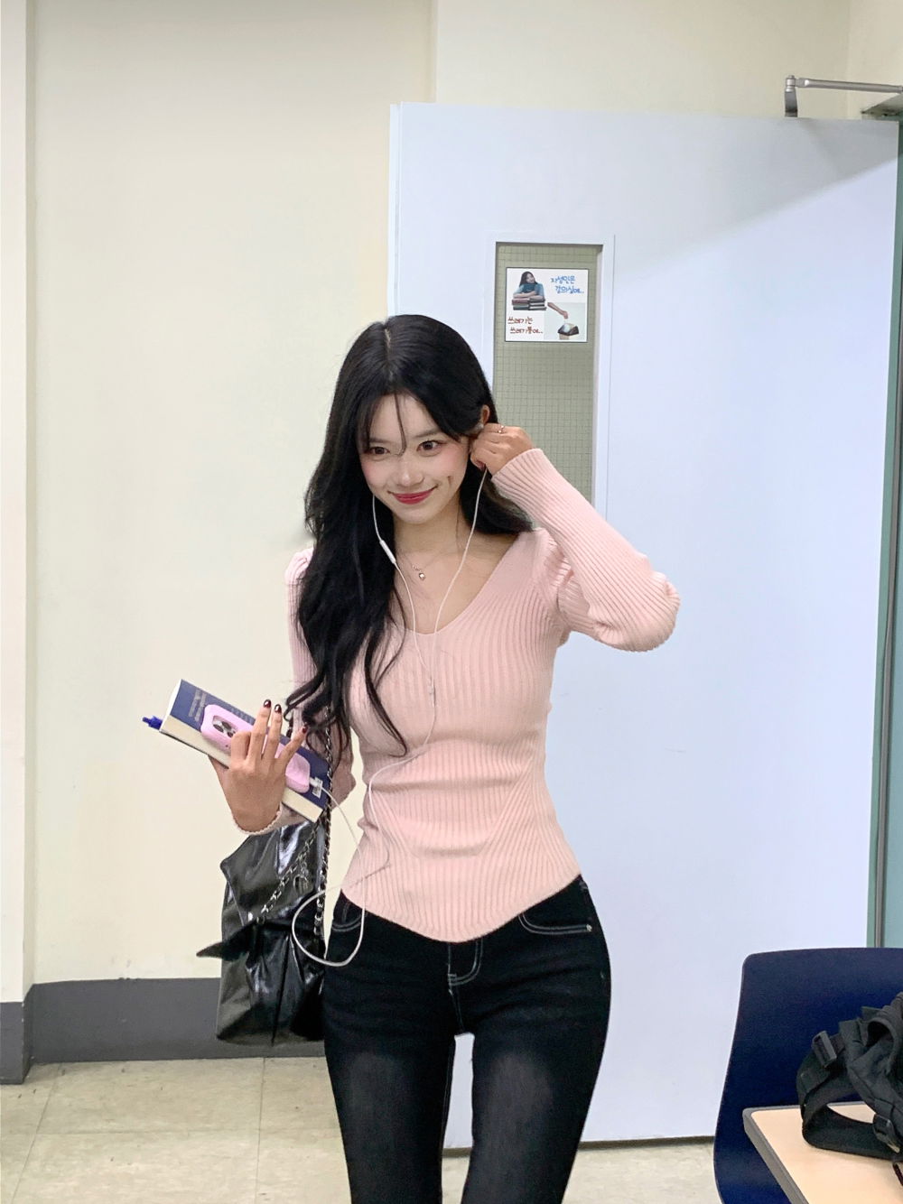 악세사리 모델 착용 이미지-S12L12