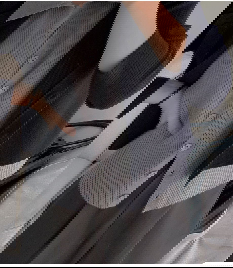 텐브니티 배색 레이어드 카라넥 니트 가디건