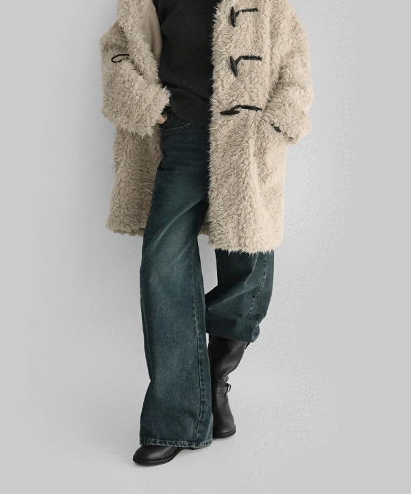 剪裁寬鬆牛仔褲