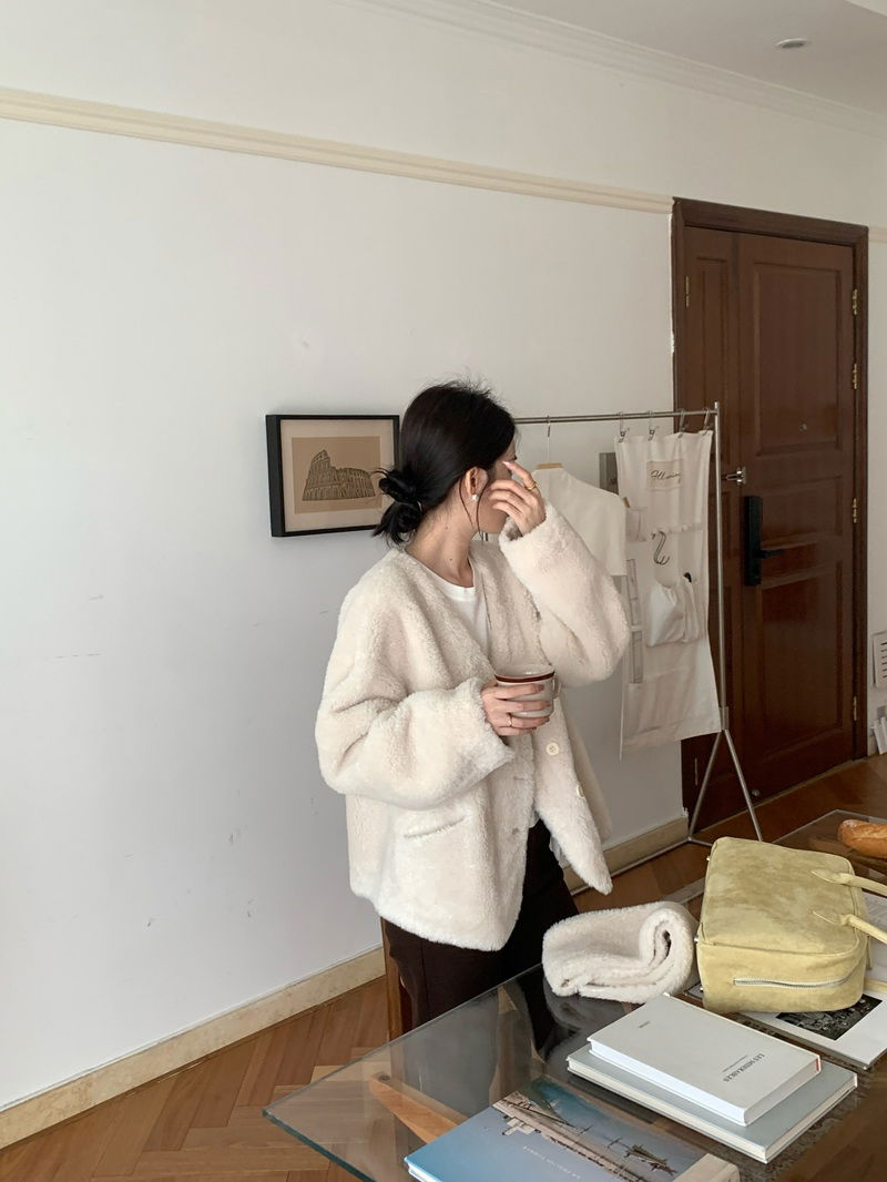 긴팔 티셔츠 모델 착용 이미지-S1L29