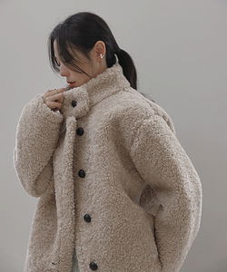 Lyned Boxy 麂皮高领圈绒半大衣