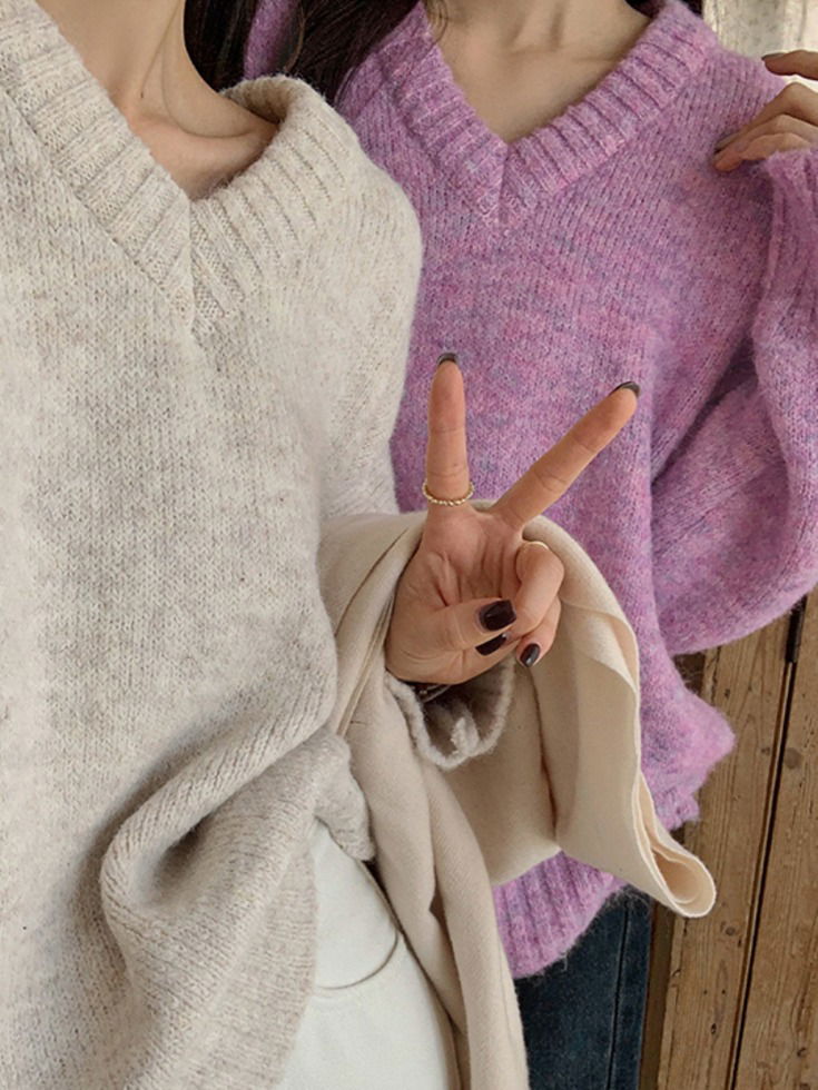 Morennov Wool V V-Neck Drop Shoulder Loose-fit Knitwear