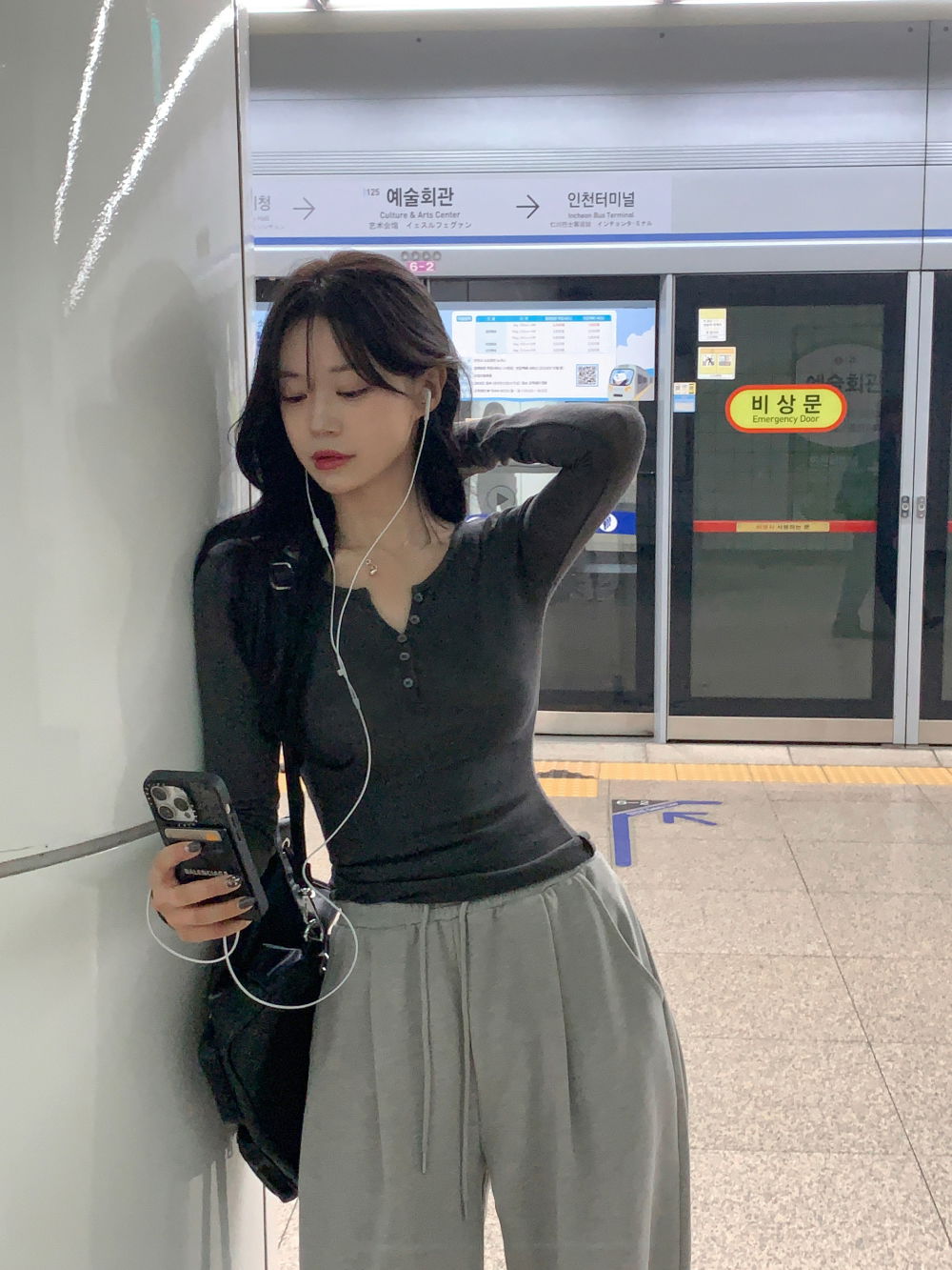 악세사리 모델 착용 이미지-S4L5