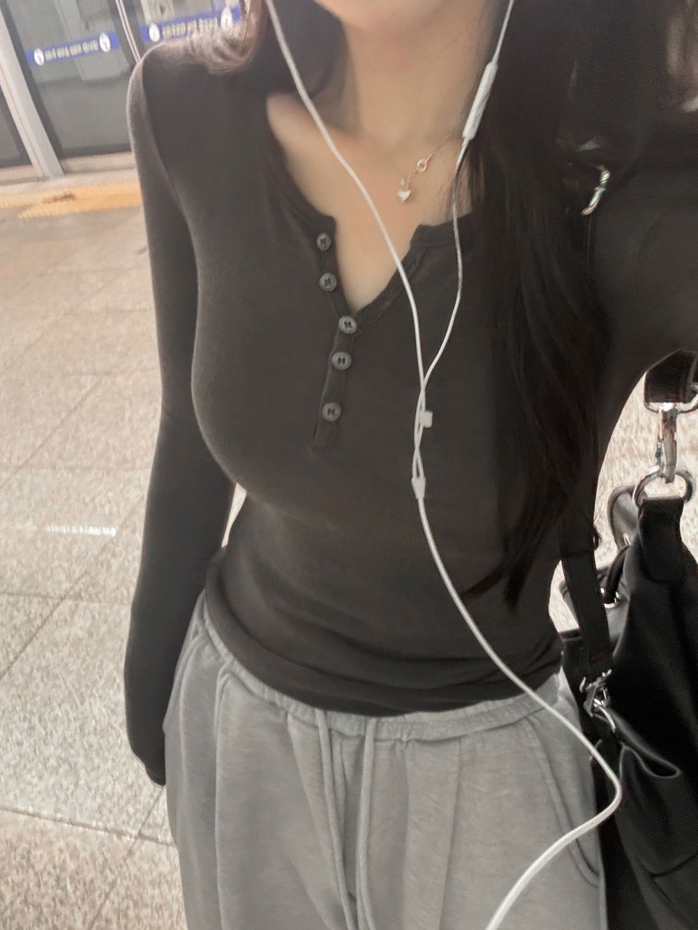 악세사리 모델 착용 이미지-S4L7