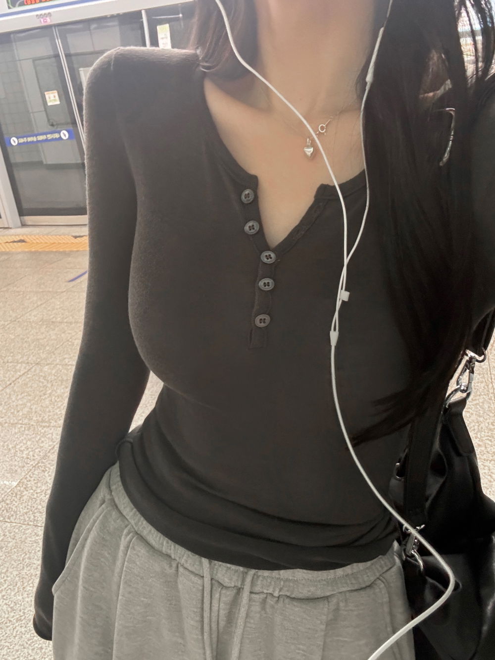 악세사리 모델 착용 이미지-S4L8