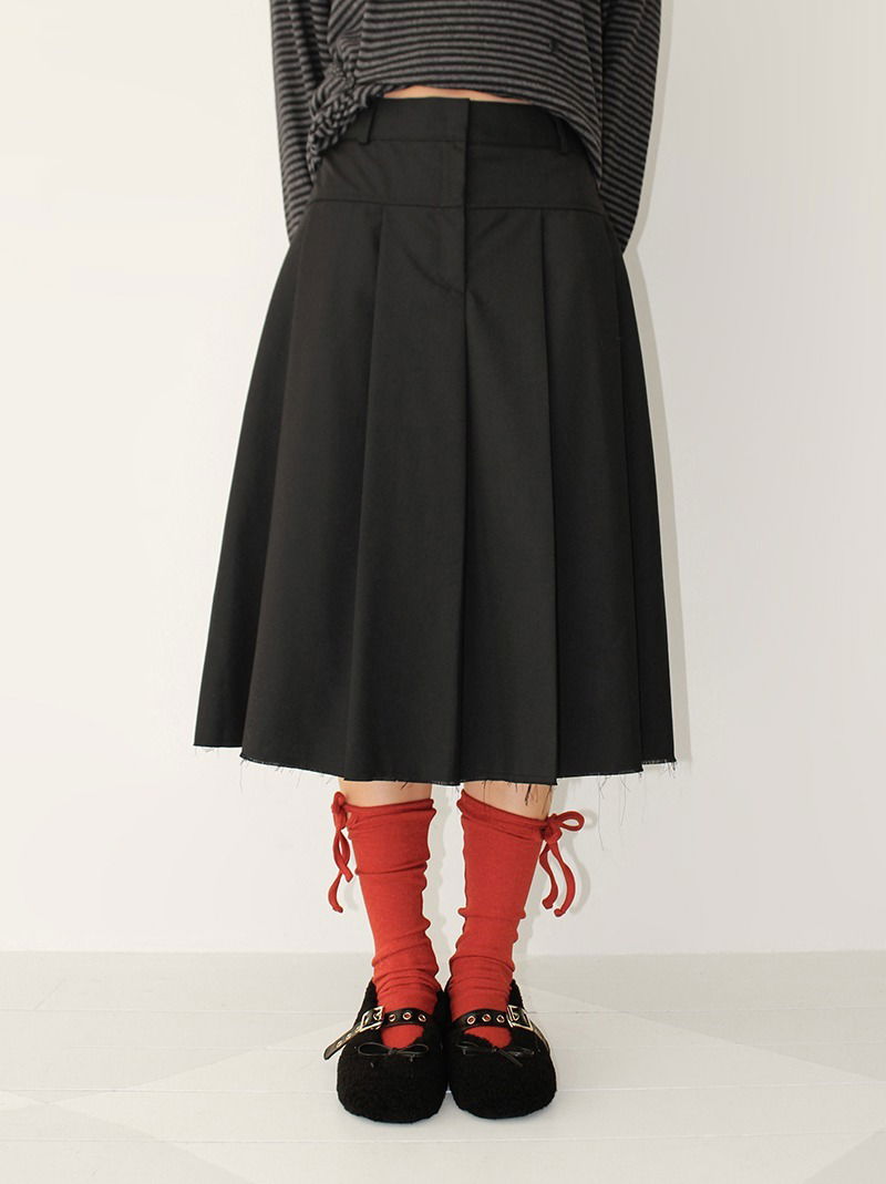 CUT-OFF PLEATS MIDI SKIRT