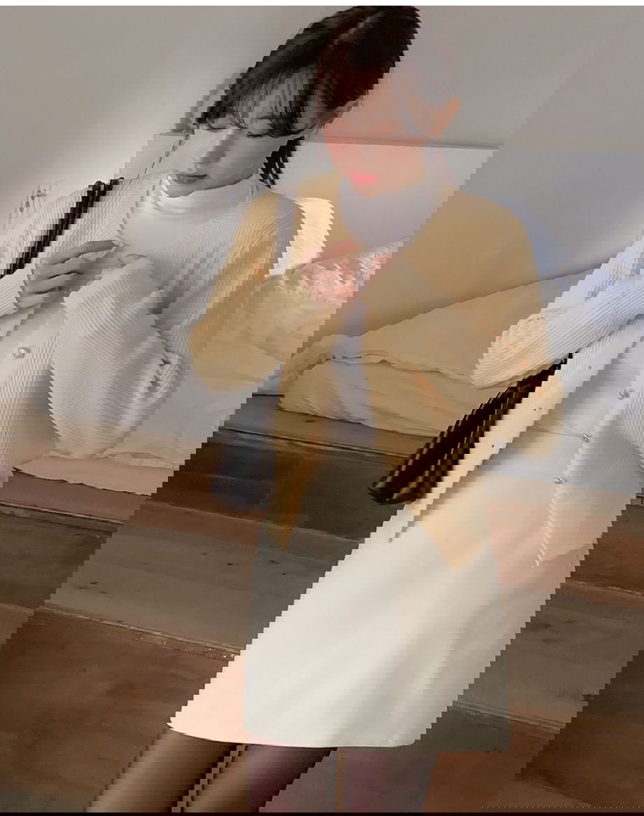 리리앤코 이렌뷰디 금장단추 니트 가디건