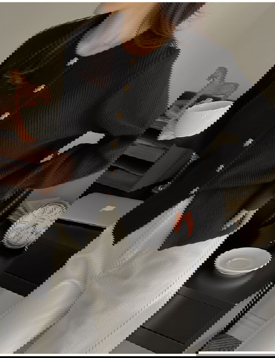 리리앤코 이렌뷰디 금장단추 니트 가디건