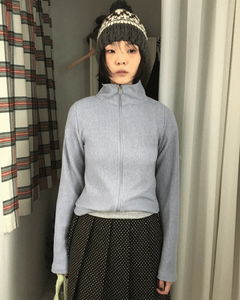 エッセンシャルニットハーフネックジップアップ