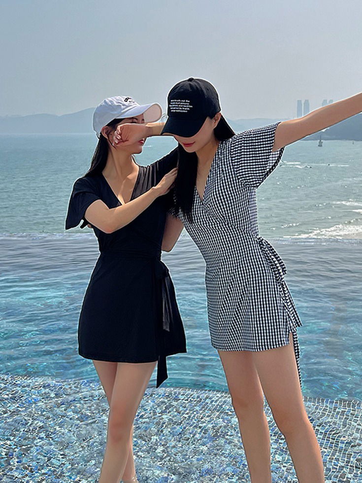 交錯綁帶彈性洋裝式泳裝套裝