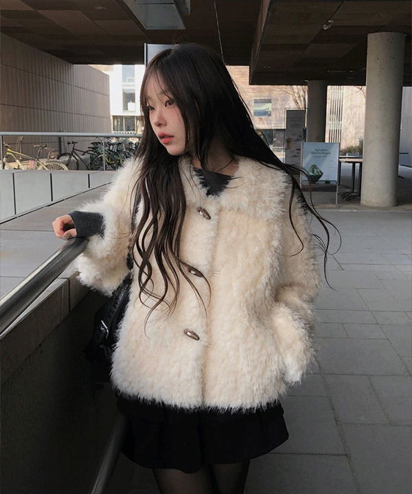 Dokyu Fur Kara Tteokbokki Jacket