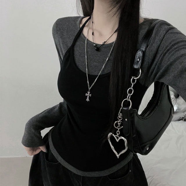 拼接色澤掛脖背心搭配長袖上衣套裝