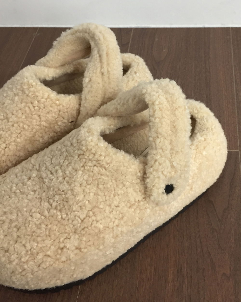 신발 크림 색상 이미지-S1L76