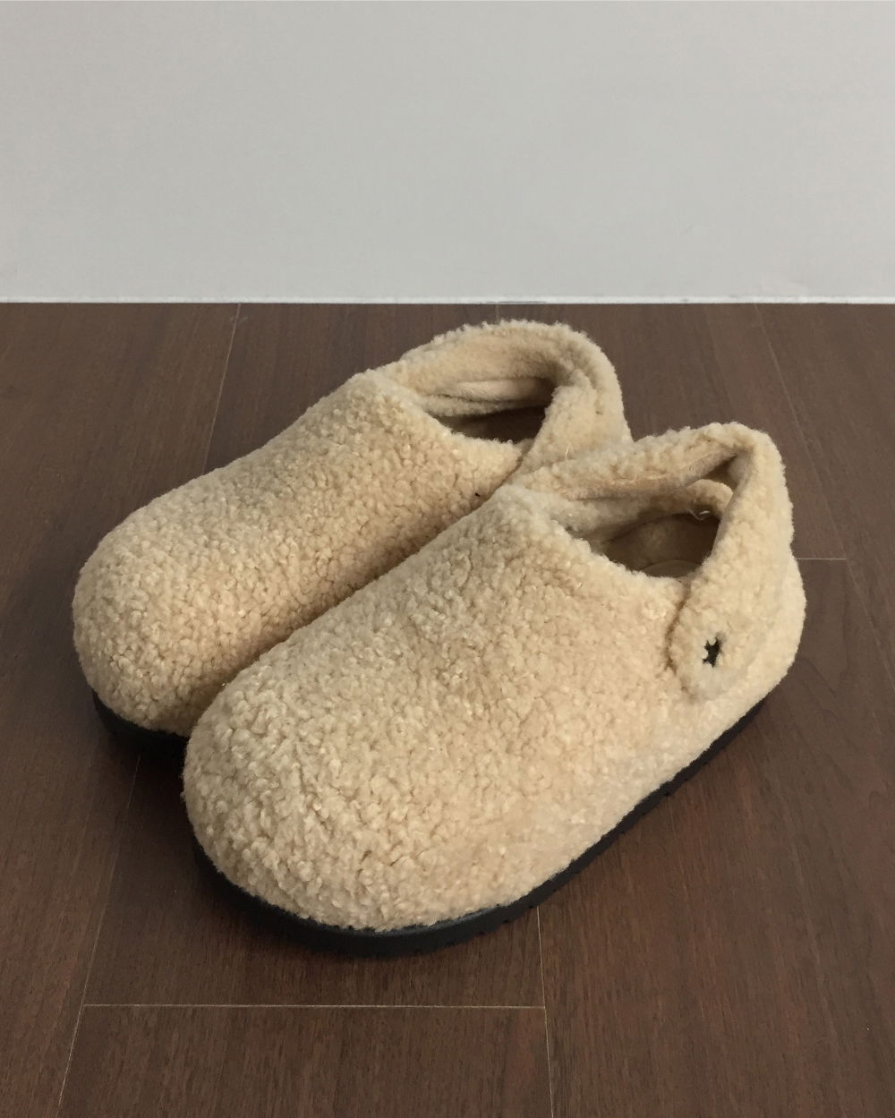 신발 그레이 색상 이미지-S1L72